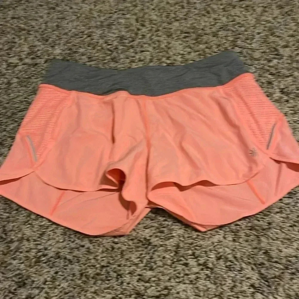 Athleta shorts size small